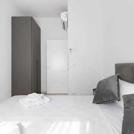 Le Dodici Porte - Porta Mascarella 1 By District Apartman *